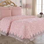 Σετ Κουβέρτα Ανάγλυφη Με Δαντέλα Ροζ Υπέρδιπλη